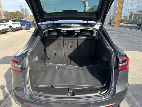Used 2022 Tesla Model Y Long Range image 10