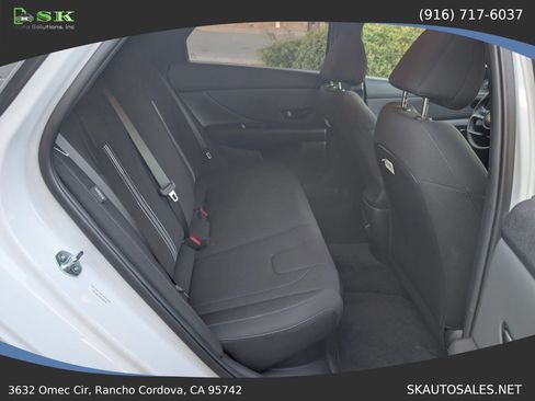 Used 2025 Hyundai Elantra SEL FWD image 18