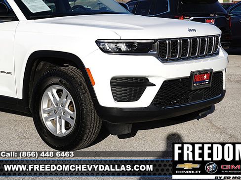 Used 2024 Jeep Grand Cherokee Laredo image 39