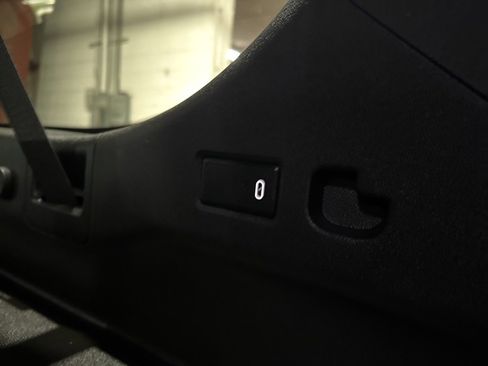 Used 2021 Chevrolet Suburban Z71 image 34