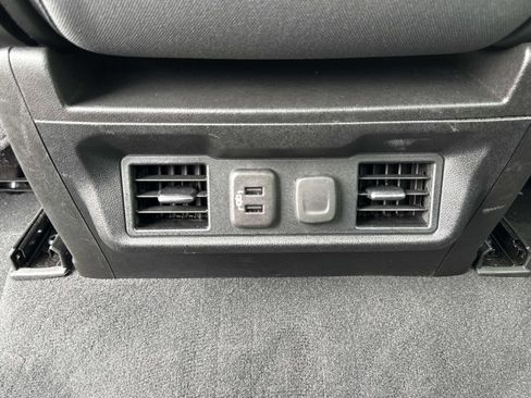 Used 2021 Chevrolet Silverado 1500 LT AWD/4WD image 29