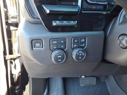 Used 2025 Chevrolet Silverado 1500 ZR2 w/ Technology Package AWD/4WD image 18