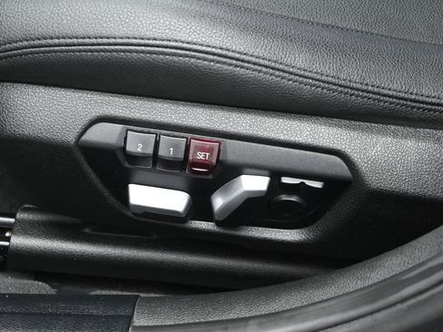 Used 2018 BMW 330e w/ Convenience Package image 10