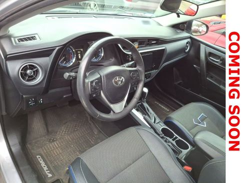 Used 2018 Toyota Corolla SE w/ SE Premium Package image 11