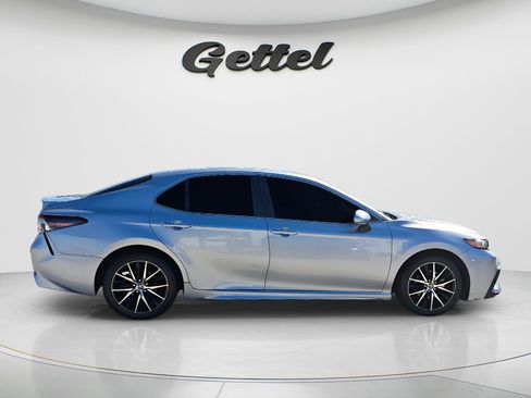 Certified 2023 Toyota Camry SE image 3