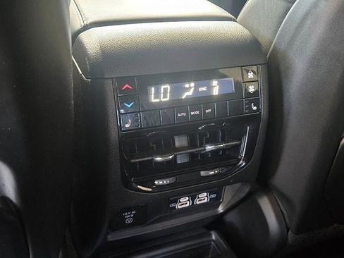 Used 2024 Jeep Grand Cherokee L Overland w/ Luxury Tech Group IV image 20