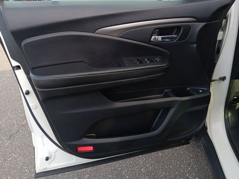 Used 2019 Honda Ridgeline RTL-T image 11