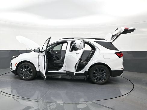 Used 2024 Chevrolet Equinox RS FWD image 29