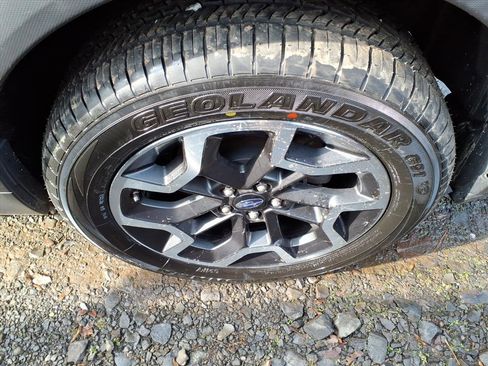 Used 2016 Subaru Crosstrek 2.0i Premium image 2