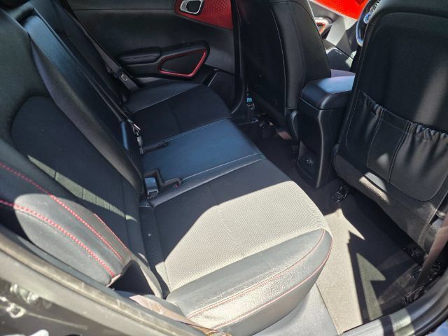 Used 2022 Kia Soul Turbo FWD image 24
