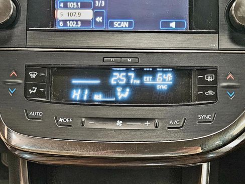 Used 2013 Toyota Avalon XLE Premium image 19