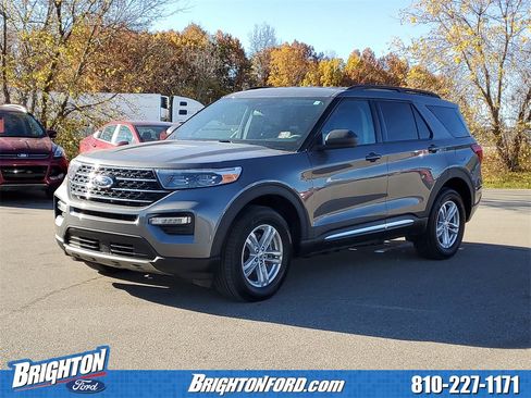 Used 2023 Ford Explorer XLT w/ Equipment Group 202A image 2