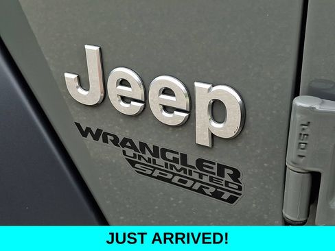 Used 2018 Jeep Wrangler Unlimited Sport S AWD/4WD image 30