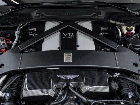 New 2025 Aston Martin Vanquish image 36