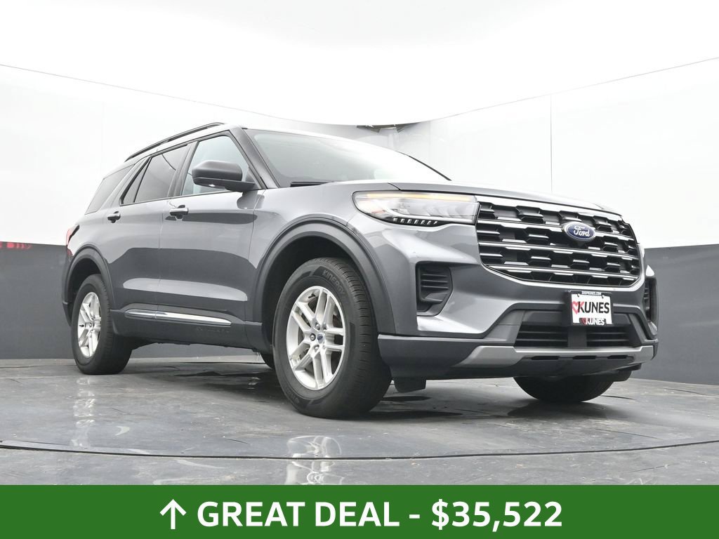 Used 2025 Ford Explorer Active AWD/4WD image 45