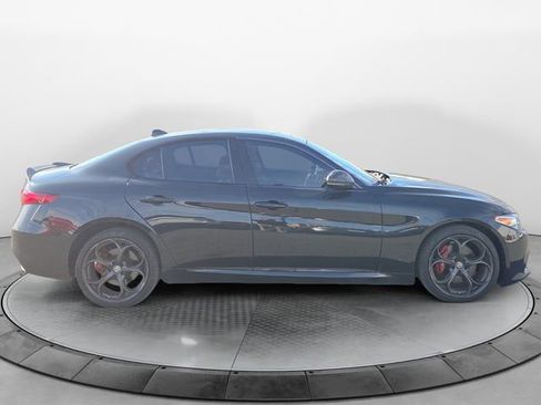 Used 2017 Alfa Romeo Giulia Ti w/ TI 19" Sport Package image 6