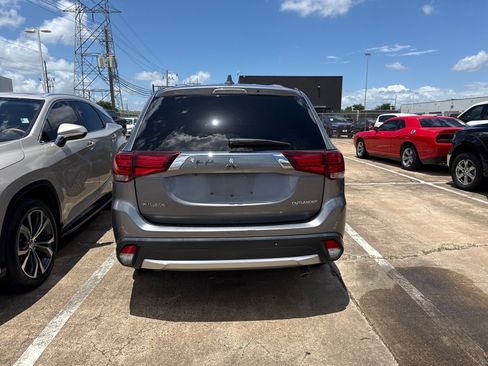 Used 2018 Mitsubishi Outlander ES FWD image 5