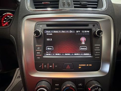 Used 2014 GMC Acadia SLE image 16