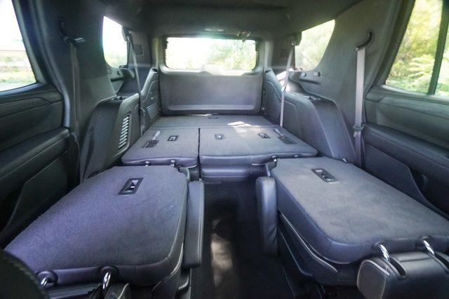 Used 2023 GMC Yukon SLT AWD/4WD image 26
