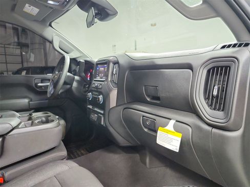 Used 2024 Chevrolet Silverado 1500 Custom image 33