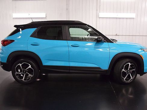 Used 2022 Chevrolet TrailBlazer RS w/ Technology Package AWD/4WD image 8
