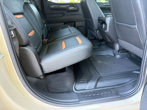 Used 2022 GMC Sierra 1500 AT4 w/ AT4 Premium Package AWD/4WD image 15