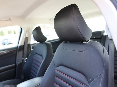 Used 2016 Ford Fusion SE image 18