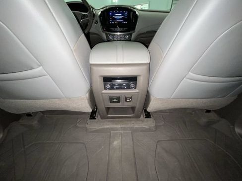 Used 2021 Chevrolet Traverse Premier w/ LPO, Floor Liner Package AWD/4WD image 30