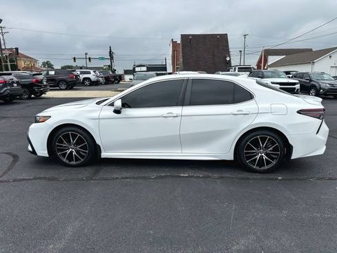 Used 2022 Toyota Camry SE FWD image 4
