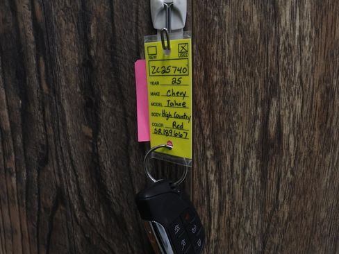 Used 2025 Chevrolet Tahoe High Country image 39