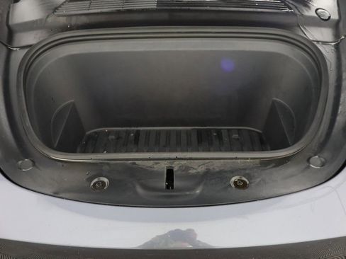 Used 2020 Tesla Model Y Long Range image 21