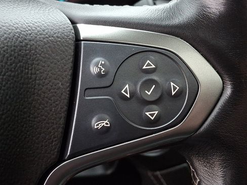 Used 2020 Chevrolet Suburban Premier image 24