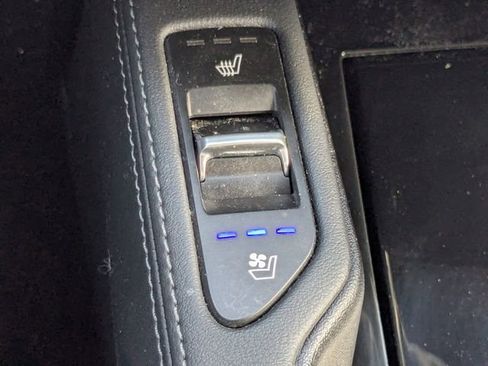 Certified 2024 Kia Telluride EX w/ EX Captain's Chair Package AWD/4WD image 28