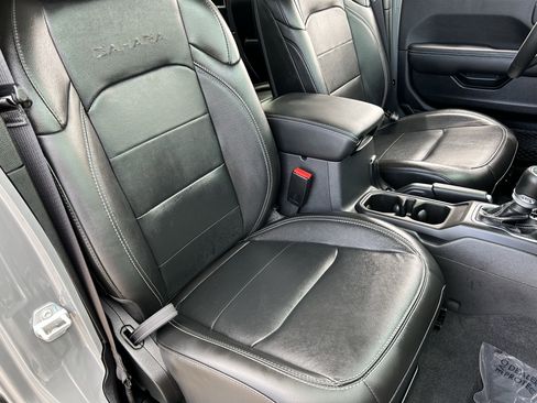 Certified 2023 Jeep Wrangler Sahara image 9