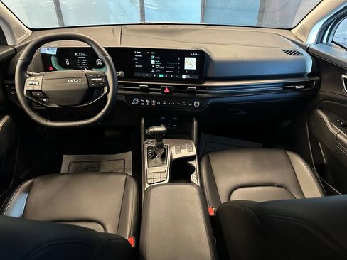 Used 2026 Kia Sportage EX FWD image 9
