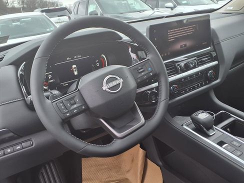 New 2026 Nissan Pathfinder SL image 5