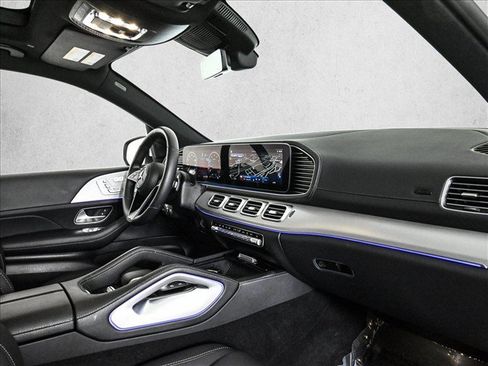Used 2026 Mercedes-Benz GLS 450 4MATIC image 25