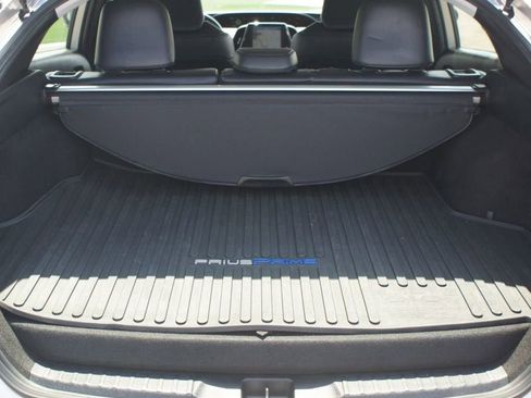 Used 2021 Toyota Prius Prime XLE image 17