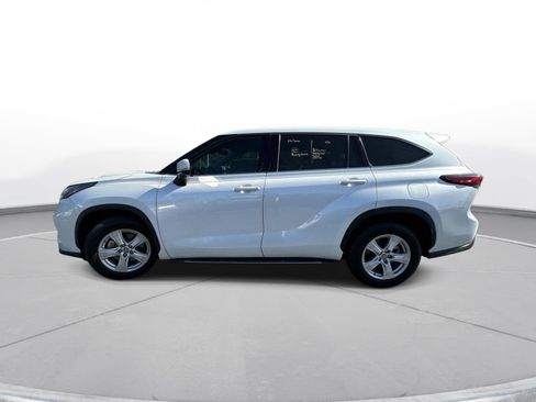 Used 2022 Toyota Highlander L image 9
