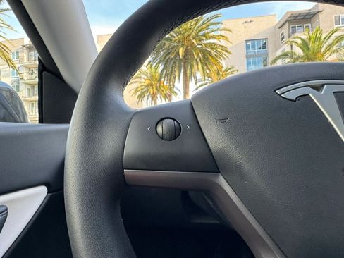 Used 2024 Tesla Model Y 2WD image 26