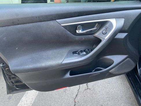 Used 2015 Nissan Altima 2.5 SV w/ Convenience Package image 18