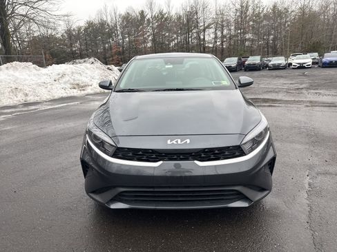 Used 2023 Kia Forte LXS image 2