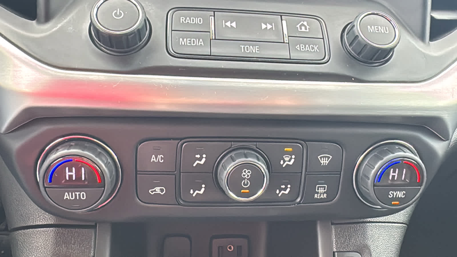 Used 2018 GMC Acadia SLT AWD/4WD image 17
