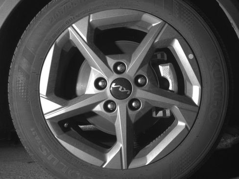 Used 2025 Kia K4 LXS image 13