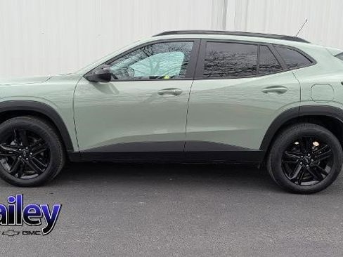 Certified 2025 Chevrolet Trax ACTIV w/ Sunroof Package FWD image 1