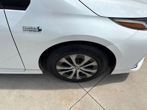 Used 2022 Toyota Prius Prime XLE FWD image 9
