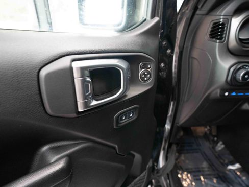 Used 2023 Jeep Wrangler Unlimited w/ Sun & Screen Package AWD/4WD image 7