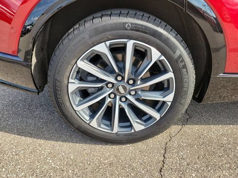 Used 2024 Cadillac Lyriq Sport w/ LPO, Floor Liner Package AWD/4WD image 5