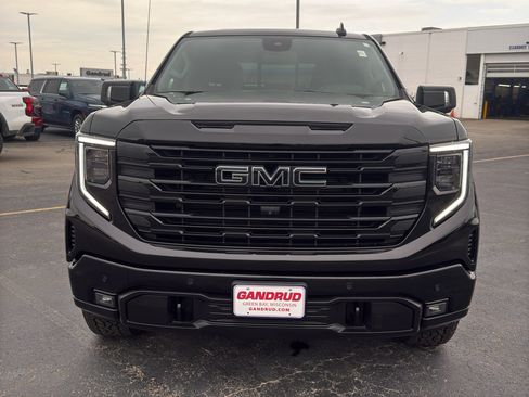 Used 2024 GMC Sierra 1500 Elevation w/ Elevation Premium Package AWD/4WD image 3
