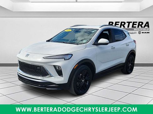 Used 2024 Buick Encore GX Sport Touring image 3